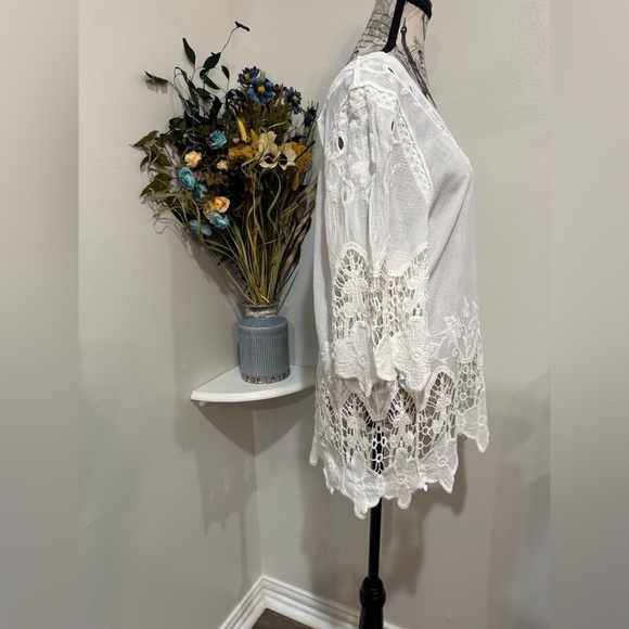 KEREN hart White Embellished Lace & Embroidered 3/4 sleeves Top Size Small - Picture 3 of 8
